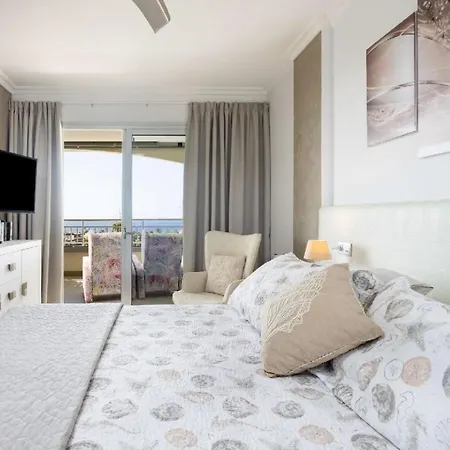 Luxus-appartment In Mit Grosser Terrasse Und Meerblick * Palm-mar