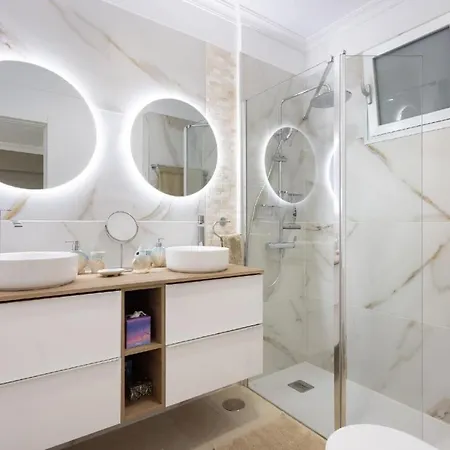 Luxus-appartment In Mit Grosser Terrasse Und Meerblick Apartman *